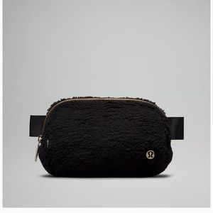 Lululemon Belt Bag Fleece